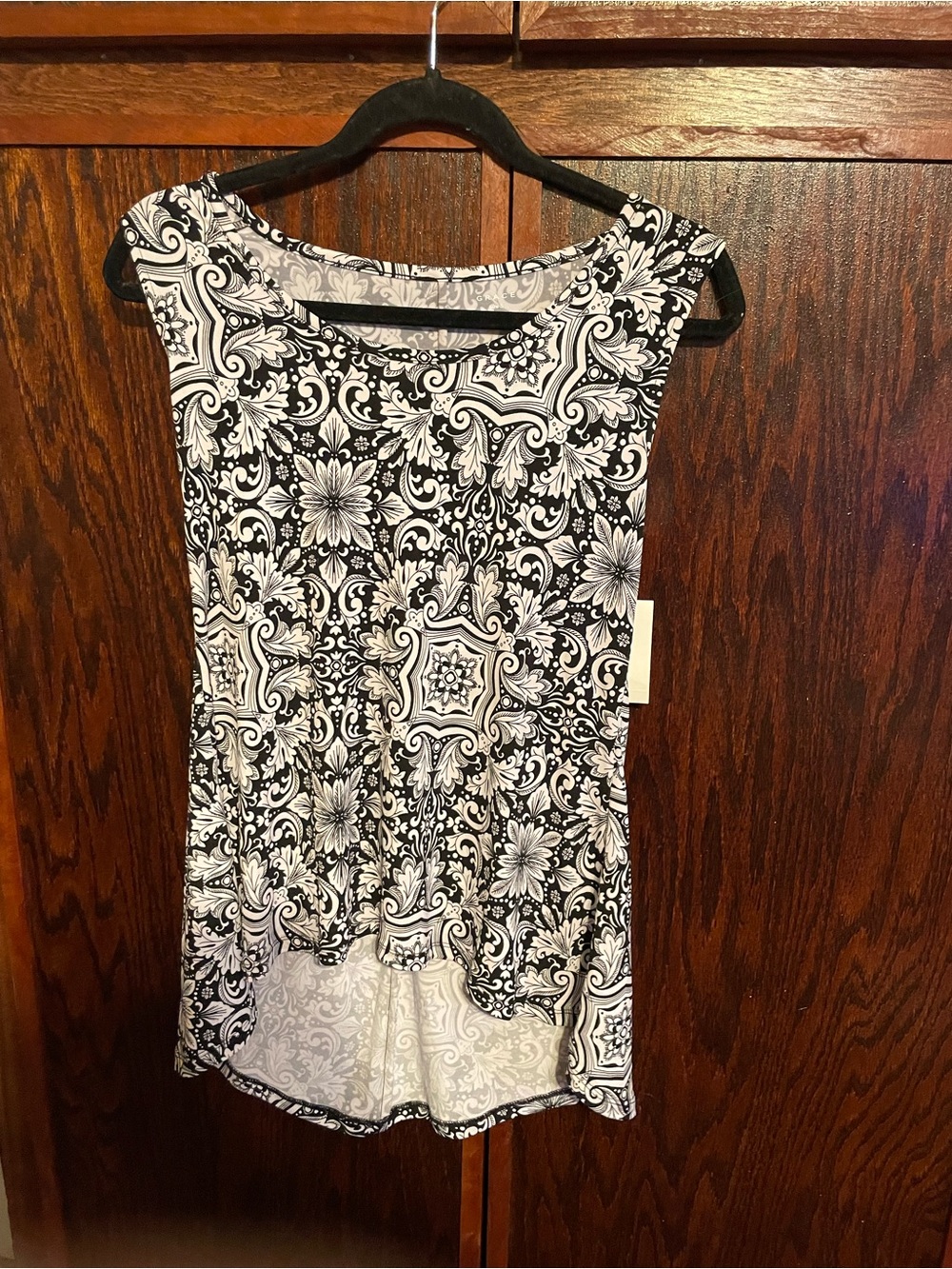 Grace Black and White Patterned Tank NWT